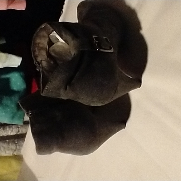 Boots - Picture 5 of 7